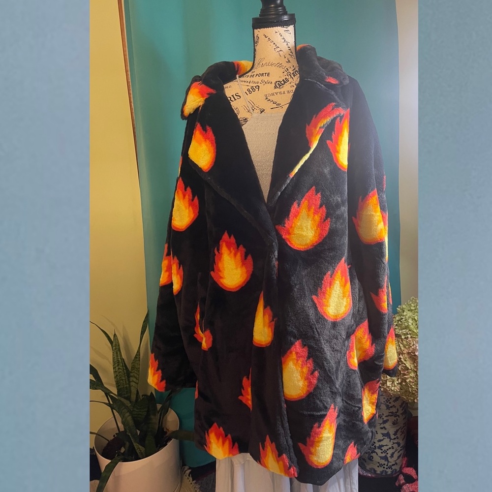 Daisy Street Plus coat in flame print faux fur - Picture 4 of 8